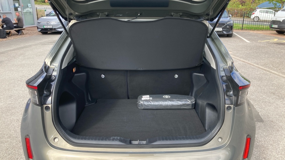 Toyota Yaris Cross 1.5 Hybrid Icon 5dr CVT Hybrid Estate - Image 13