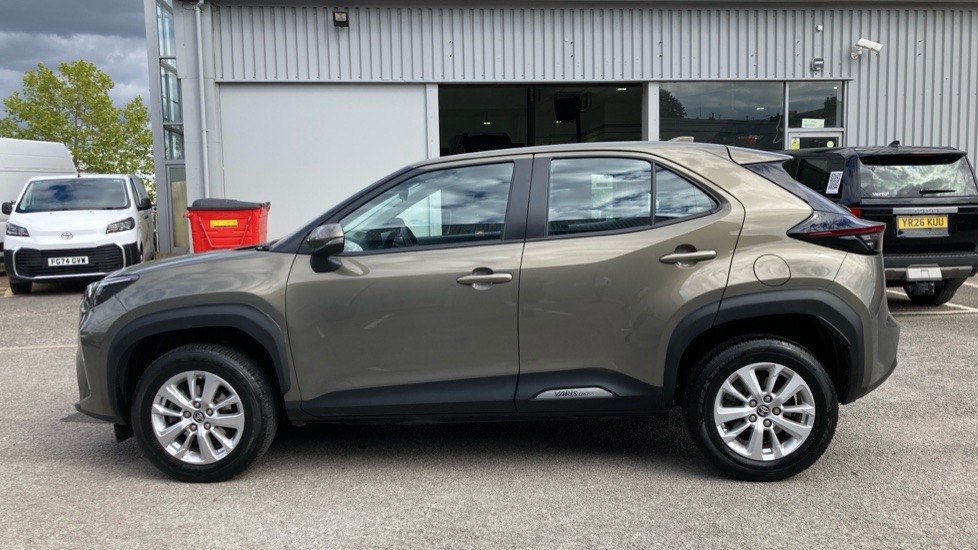 Toyota Yaris Cross 1.5 Hybrid Icon 5dr CVT Hybrid Estate - Image 24
