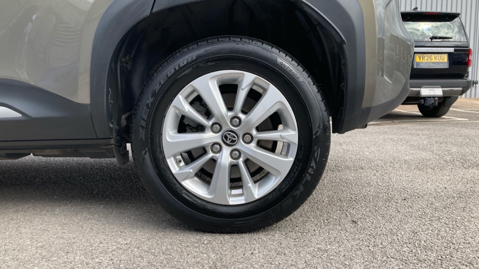 Toyota Yaris Cross 1.5 Hybrid Icon 5dr CVT Hybrid Estate - Image 25