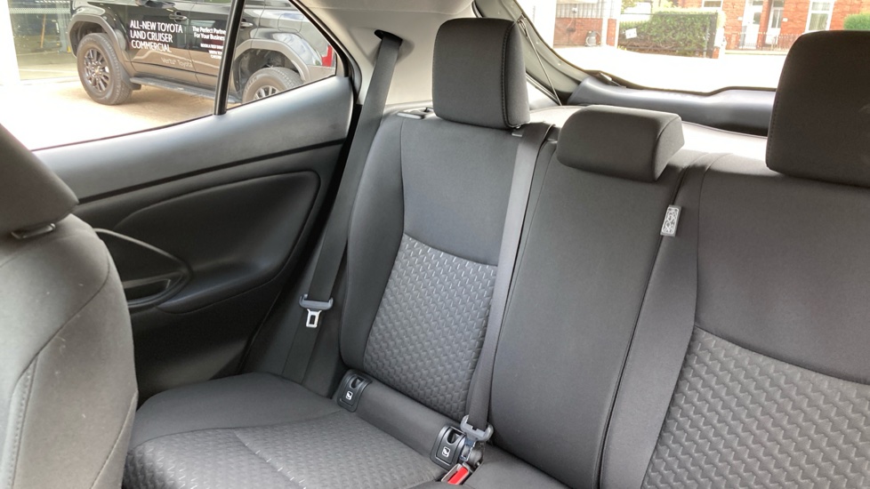 Toyota Yaris Cross 1.5 Hybrid Icon 5dr CVT Hybrid Estate - Image 40