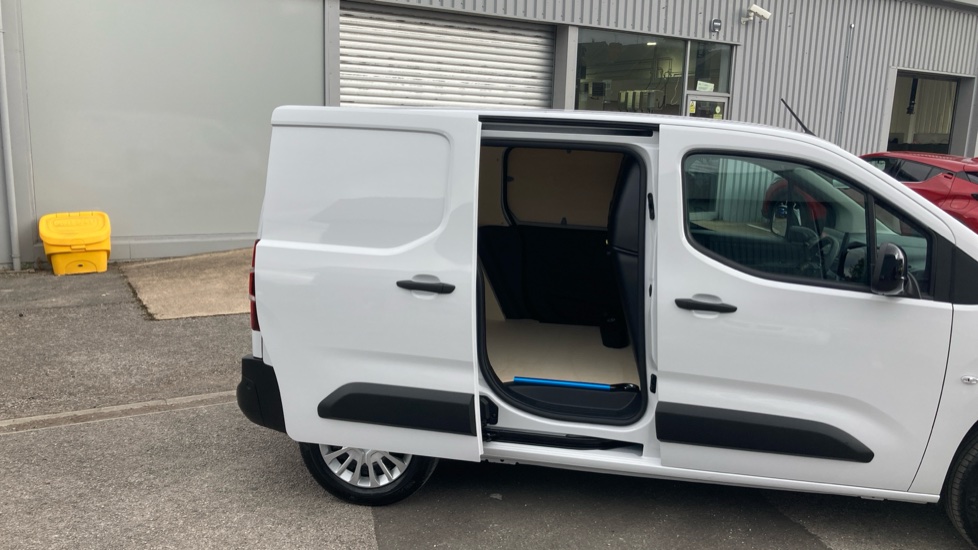 Toyota Proace City L1 Diesel 1.5D 100 Icon Van - Image 8