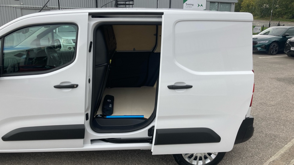 Toyota Proace City L1 Diesel 1.5D 100 Icon Van - Image 15