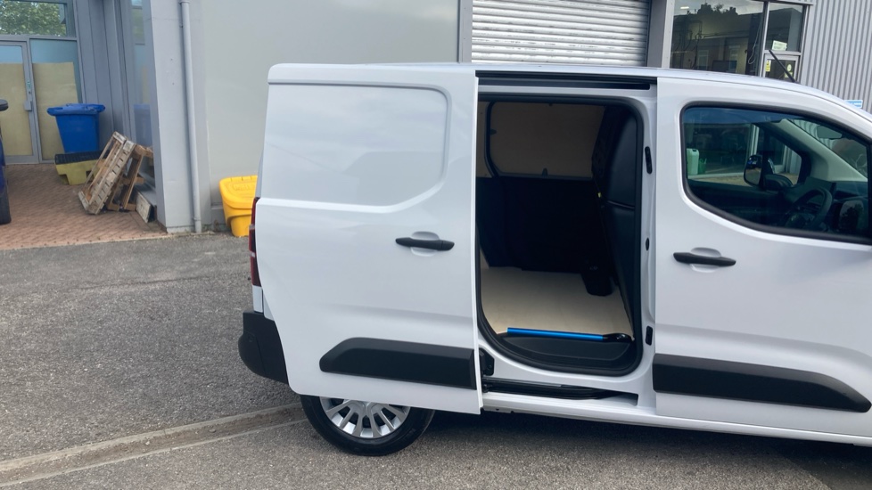 Toyota Proace City L1 Diesel 1.5D 100 Icon Van - Image 8