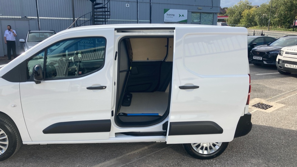 Toyota Proace City L1 Diesel 1.5D 100 Icon Van - Image 15