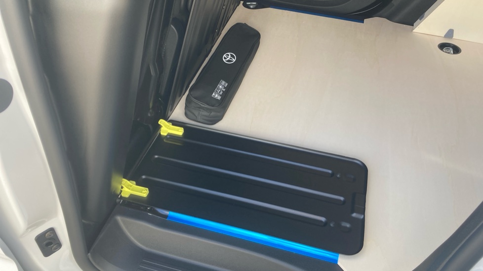 Toyota Proace City L1 Diesel 1.5D 100 Icon Van - Image 28