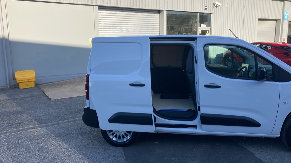 Toyota Proace City L1 Diesel 1.5D 100 Icon Van - Image 8
