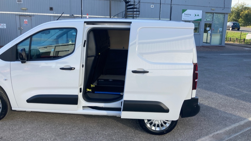 Toyota Proace City L1 Diesel 1.5D 100 Icon Van - Image 15