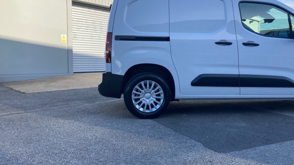 Toyota Proace City L1 Diesel 1.5D 100 Icon Van - Image 25