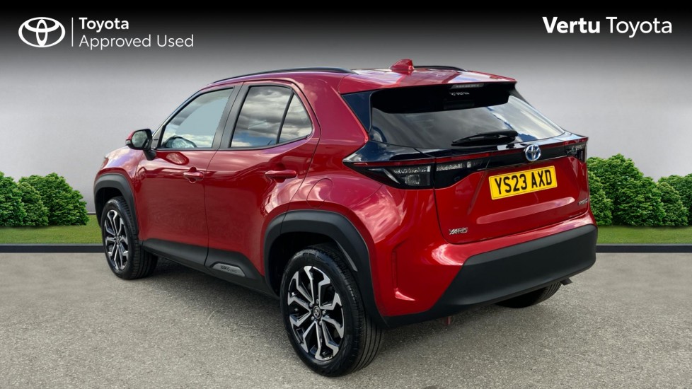 Toyota Yaris Cross 1.5 Hybrid Design 5dr CVT Hybrid Estate - Image 4