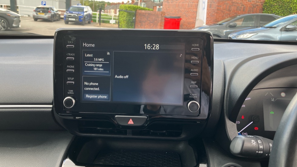 Toyota Yaris Cross 1.5 Hybrid Design 5dr CVT Hybrid Estate - Image 9