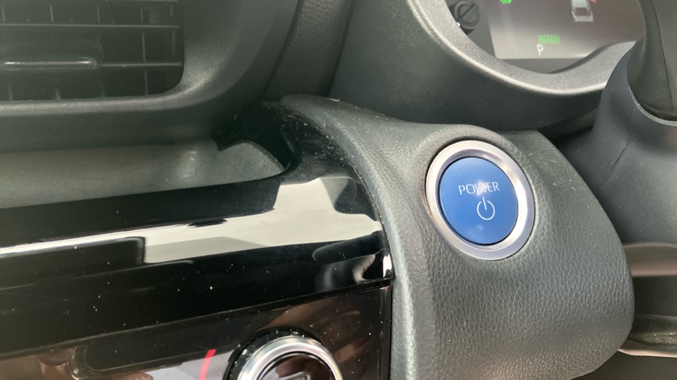 Toyota Yaris Cross 1.5 Hybrid Design 5dr CVT Hybrid Estate - Image 16