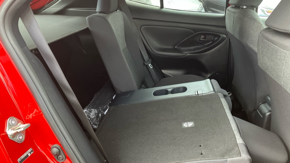 Toyota Yaris Cross 1.5 Hybrid Design 5dr CVT Hybrid Estate - Image 18