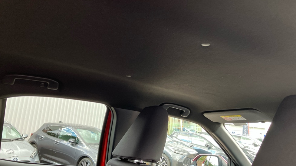 Toyota Yaris Cross 1.5 Hybrid Design 5dr CVT Hybrid Estate - Image 19