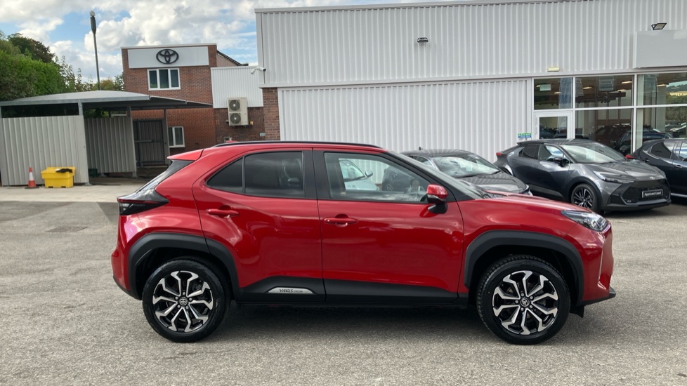 Toyota Yaris Cross 1.5 Hybrid Design 5dr CVT Hybrid Estate - Image 23
