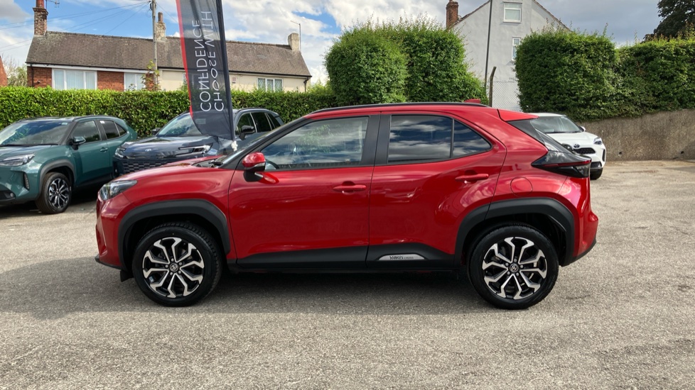 Toyota Yaris Cross 1.5 Hybrid Design 5dr CVT Hybrid Estate - Image 24