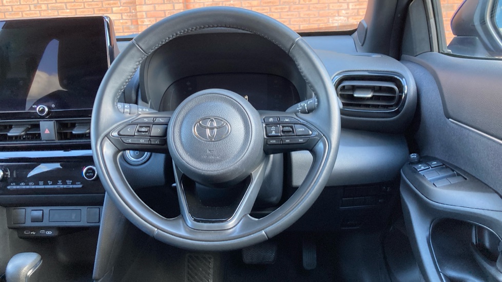 Toyota Yaris Cross 1.5 Hybrid Design 5dr CVT Hybrid Estate - Image 10