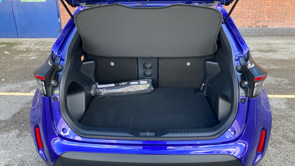 Toyota Yaris Cross 1.5 Hybrid Design 5dr CVT Hybrid Estate - Image 13