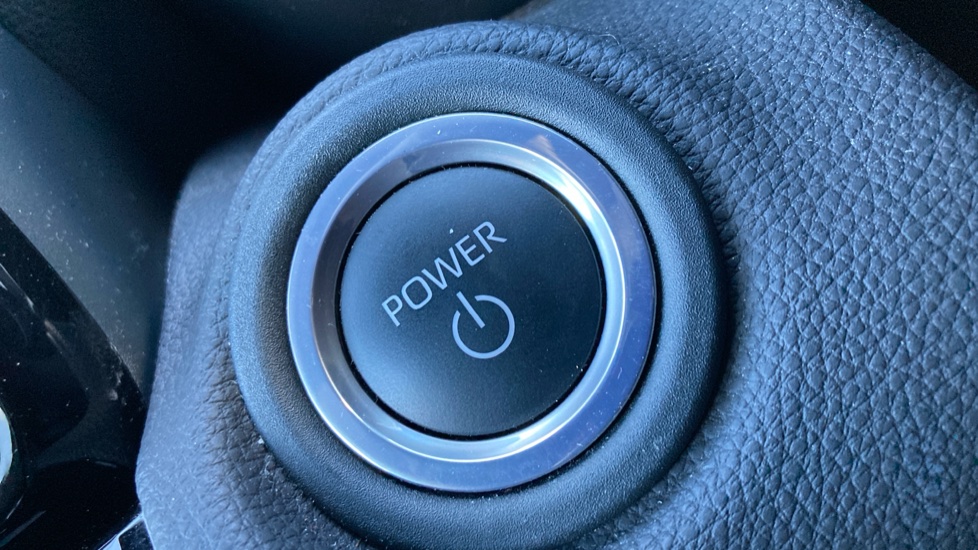 Toyota Yaris Cross 1.5 Hybrid Design 5dr CVT Hybrid Estate - Image 16