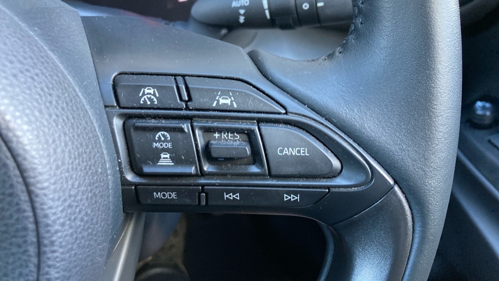 Toyota Yaris Cross 1.5 Hybrid Design 5dr CVT Hybrid Estate - Image 29