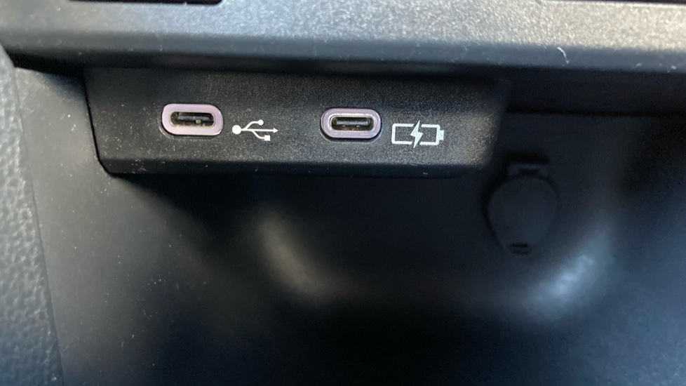 Toyota Yaris Cross 1.5 Hybrid Design 5dr CVT Hybrid Estate - Image 34
