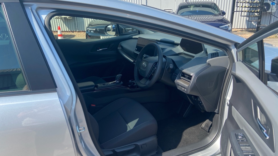 Toyota Prius 2.0 PHEV Design 5dr CVT Hatchback - Image 12