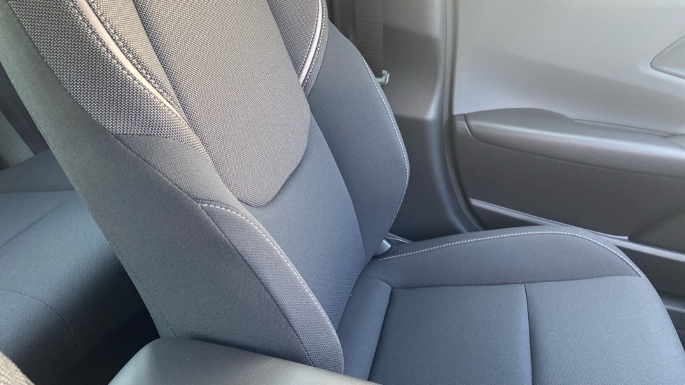 Toyota Prius 2.0 PHEV Design 5dr CVT Hatchback - Image 18