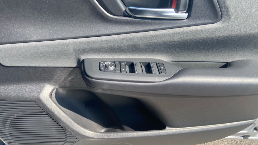Toyota Prius 2.0 PHEV Design 5dr CVT Hatchback - Image 20