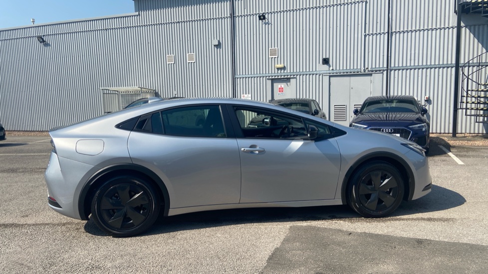 Toyota Prius 2.0 PHEV Design 5dr CVT Hatchback - Image 23