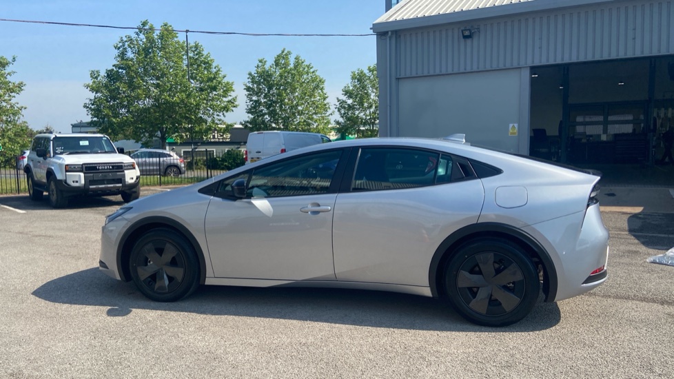 Toyota Prius 2.0 PHEV Design 5dr CVT Hatchback - Image 24