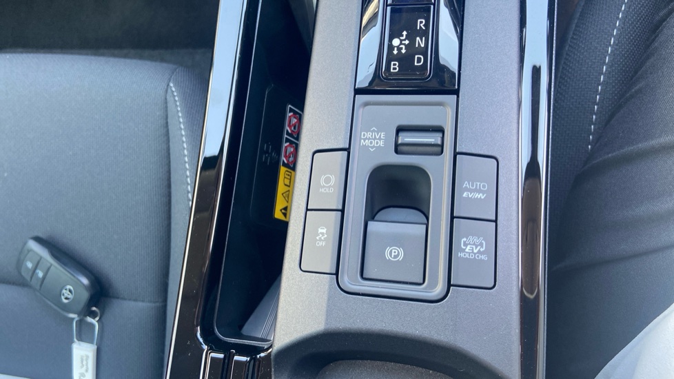 Toyota Prius 2.0 PHEV Design 5dr CVT Hatchback - Image 36