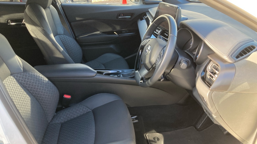 Toyota C-HR 1.8 Hybrid Design 5dr CVT Hybrid Hatchback - Image 12