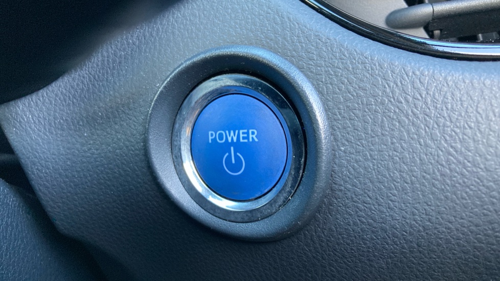 Toyota C-HR 1.8 Hybrid Design 5dr CVT Hybrid Hatchback - Image 16