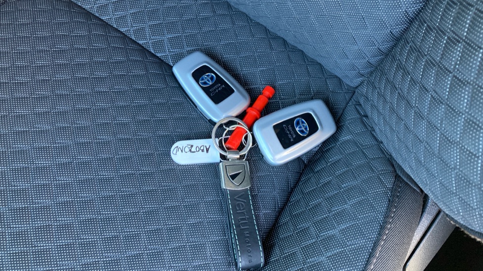 Toyota C-HR 1.8 Hybrid Design 5dr CVT Hybrid Hatchback - Image 28