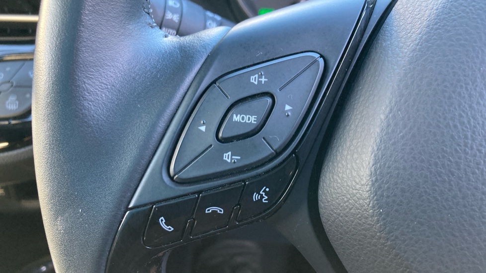 Toyota C-HR 1.8 Hybrid Design 5dr CVT Hybrid Hatchback - Image 37