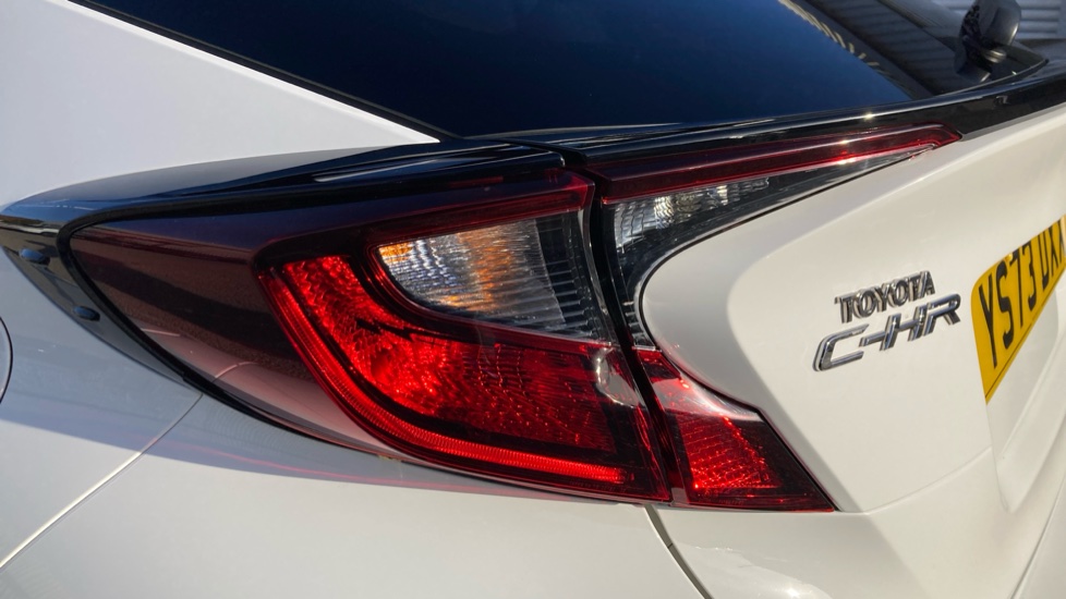 Toyota C-HR 1.8 Hybrid Design 5dr CVT Hybrid Hatchback - Image 40
