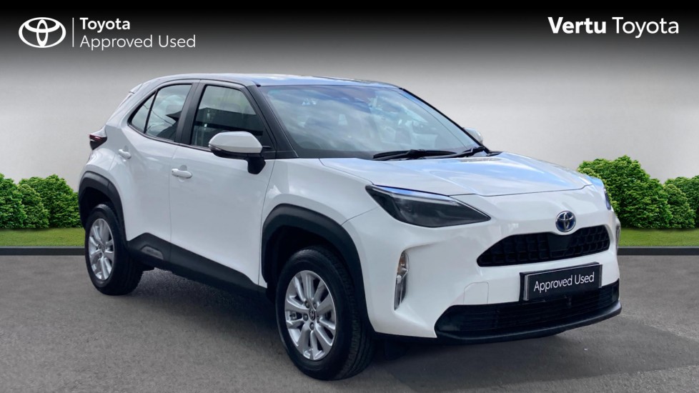 Toyota Yaris Cross 1.5 Hybrid Icon 5dr CVT Hybrid Estate - Image 1