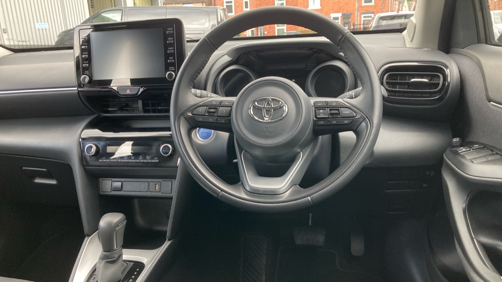 Toyota Yaris Cross 1.5 Hybrid Icon 5dr CVT Hybrid Estate - Image 6