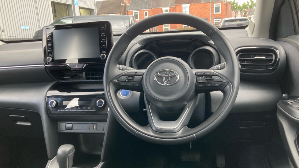 Toyota Yaris Cross 1.5 Hybrid Icon 5dr CVT Hybrid Estate - Image 7