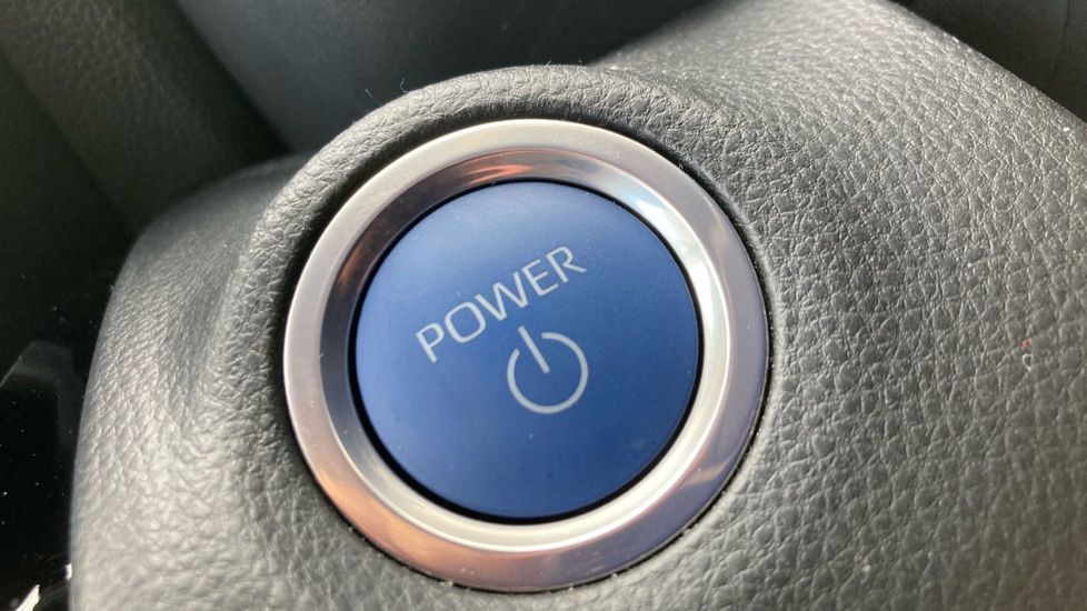 Toyota Yaris Cross 1.5 Hybrid Icon 5dr CVT Hybrid Estate - Image 16