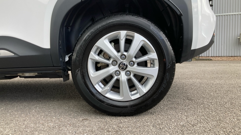 Toyota Yaris Cross 1.5 Hybrid Icon 5dr CVT Hybrid Estate - Image 25