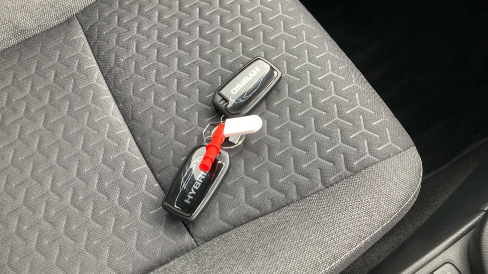 Toyota Yaris Cross 1.5 Hybrid Icon 5dr CVT Hybrid Estate - Image 28
