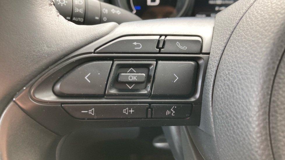 Toyota Yaris Cross 1.5 Hybrid Icon 5dr CVT Hybrid Estate - Image 39