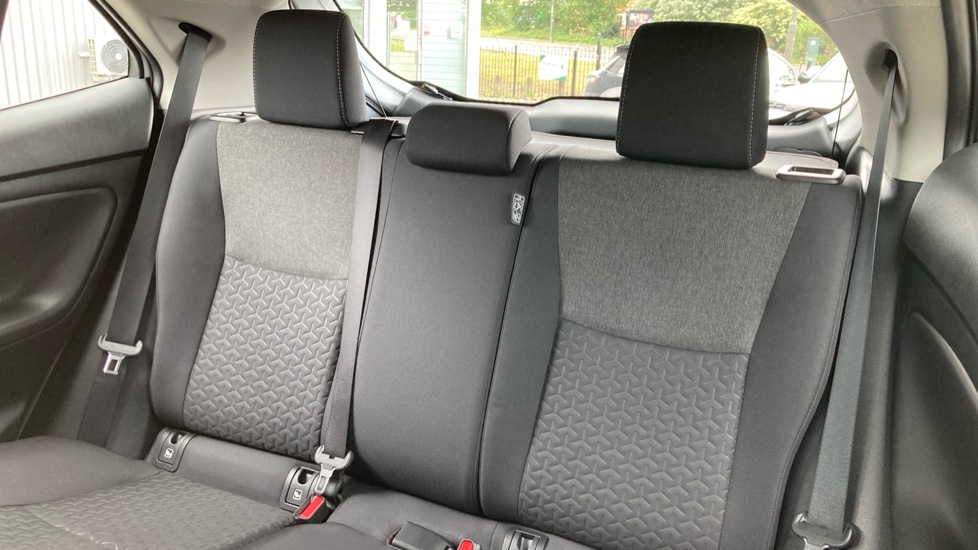 Toyota Yaris Cross 1.5 Hybrid Icon 5dr CVT Hybrid Estate - Image 41