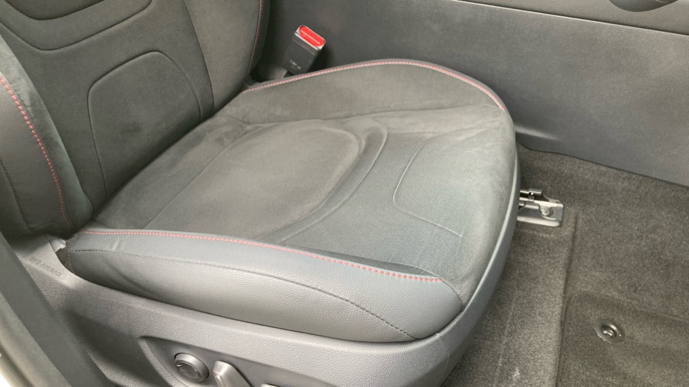 Toyota C-HR 2.0 Hybrid GR Sport 5dr CVT Hybrid Hatchback - Image 17