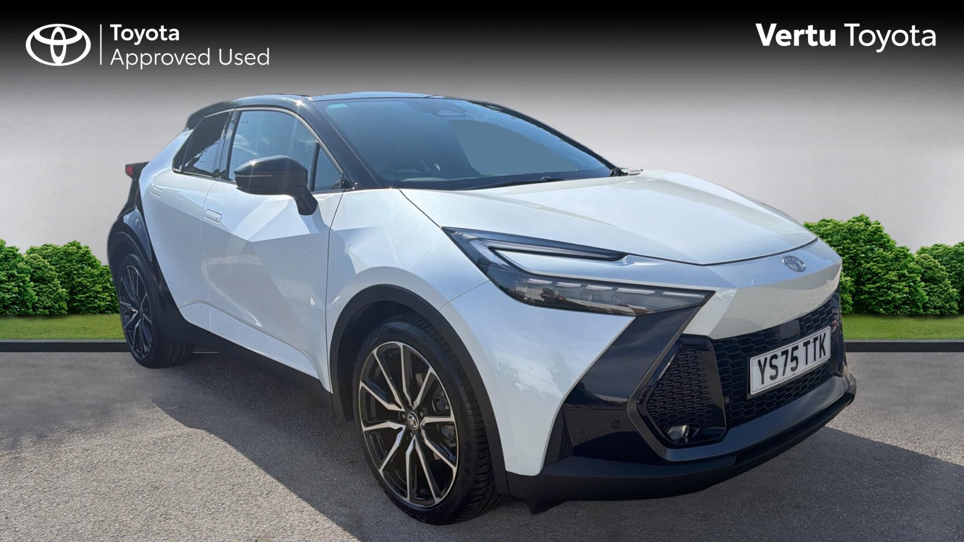 Toyota C-HR listing photo