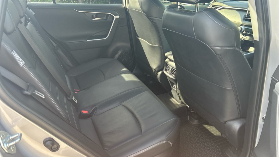 Toyota RAV4 2.5 VVT-i Hybrid Excel 5dr CVT Hybrid Estate - Image 8