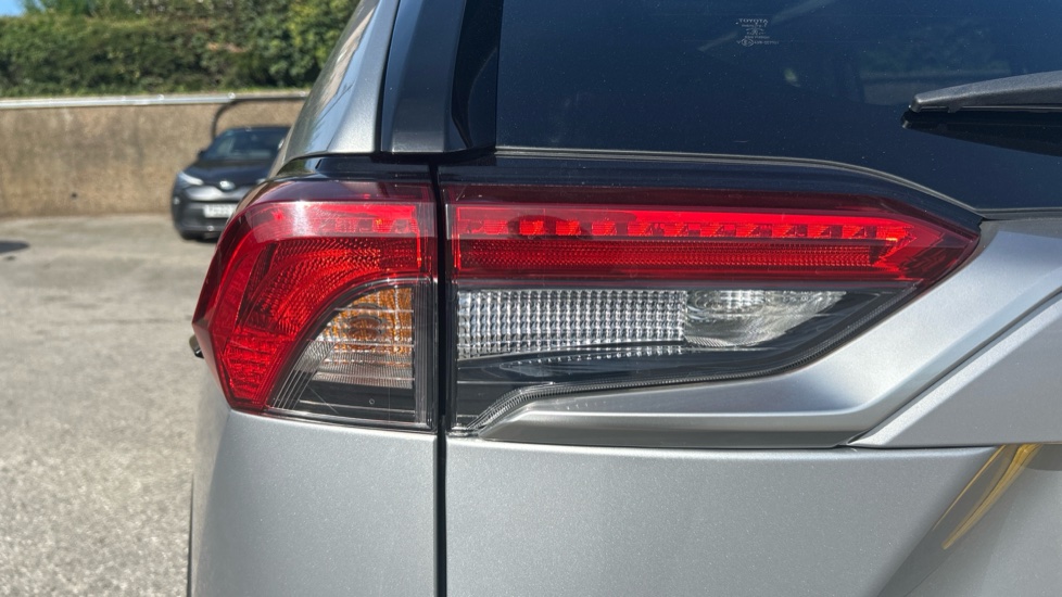 Toyota RAV4 2.5 VVT-i Hybrid Excel 5dr CVT Hybrid Estate - Image 21