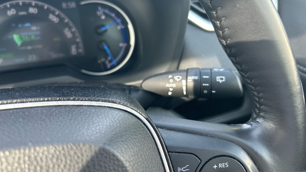 Toyota RAV4 2.5 VVT-i Hybrid Excel 5dr CVT Hybrid Estate - Image 32