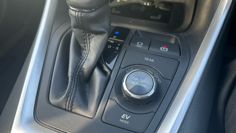 Toyota RAV4 2.5 VVT-i Hybrid Excel 5dr CVT Hybrid Estate - Image 37