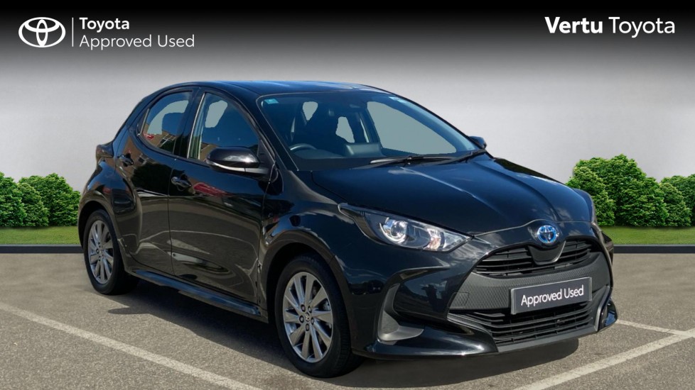 Toyota Yaris 1.5 Hybrid Icon 5dr CVT Hybrid Hatchback - Image 1